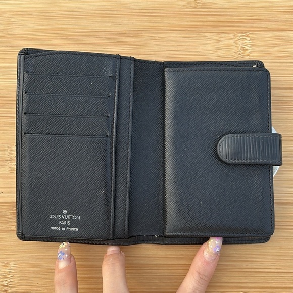 Louis Vuitton Vintage Black Epi Leather Wallet Silver Tone Kiss Lock Luxury - Picture 10 of 16